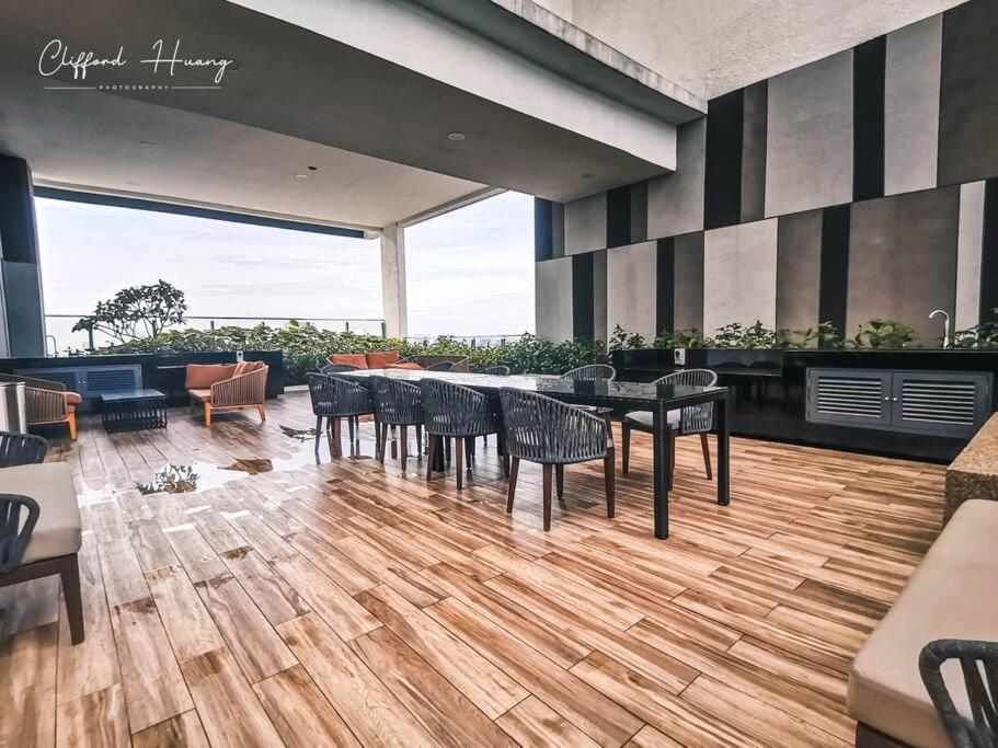 The Colony By Infinitum Best Pool View Klcc Trx Merdeka 118 Kl Tower كوالالمبور المظهر الخارجي الصورة