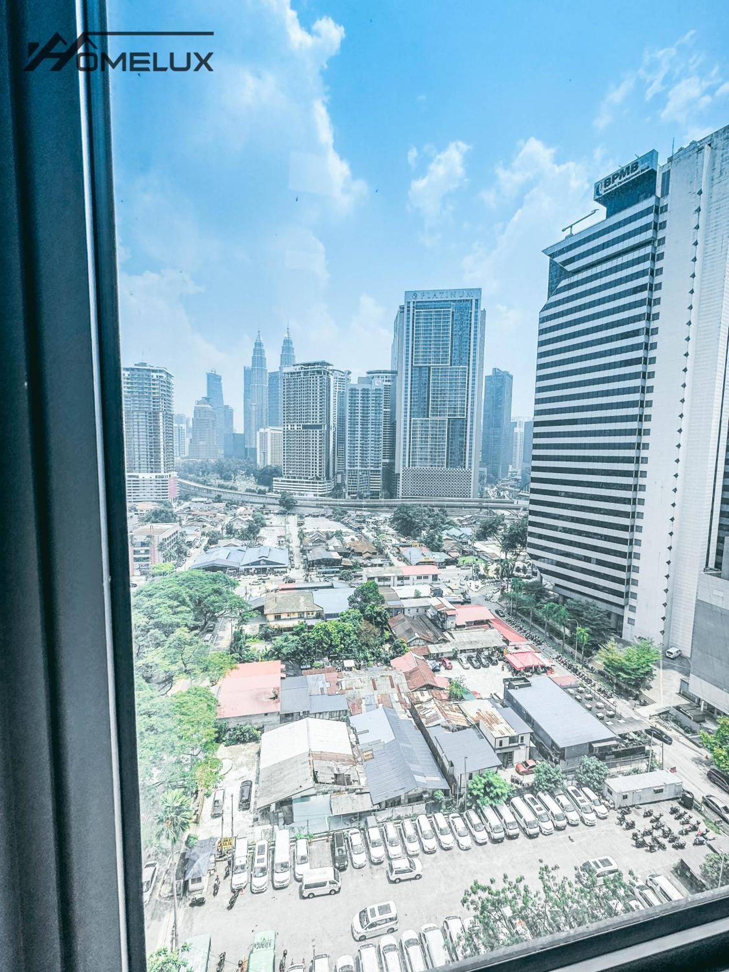 The Colony By Infinitum Best Pool View Klcc Trx Merdeka 118 Kl Tower كوالالمبور المظهر الخارجي الصورة