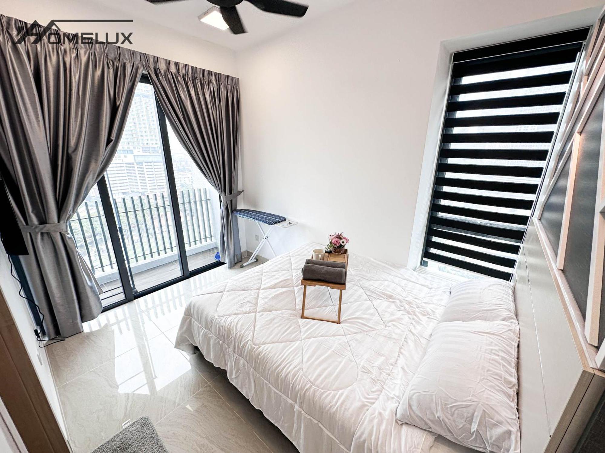 The Colony By Infinitum Best Pool View Klcc Trx Merdeka 118 Kl Tower كوالالمبور المظهر الخارجي الصورة