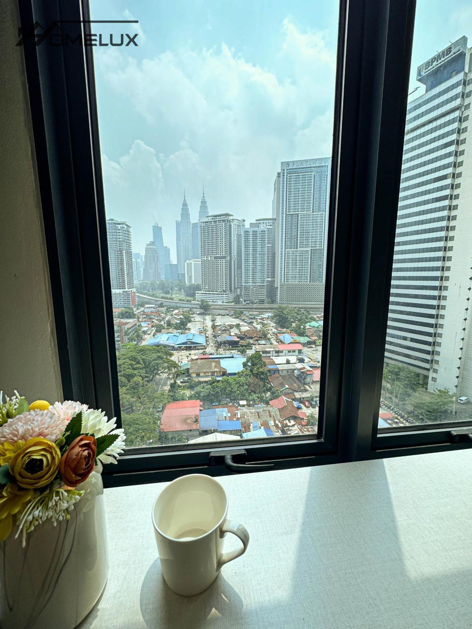 The Colony By Infinitum Best Pool View Klcc Trx Merdeka 118 Kl Tower كوالالمبور المظهر الخارجي الصورة